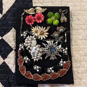 Lot Vintage BSK Sarah Coventry unmarked MCM Brooch necklace earring floral